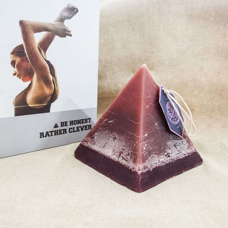 250g 럭셔리 크리스탈 캔들 크리스털이 포함된 수제 황도대 향기 피라미드 양초